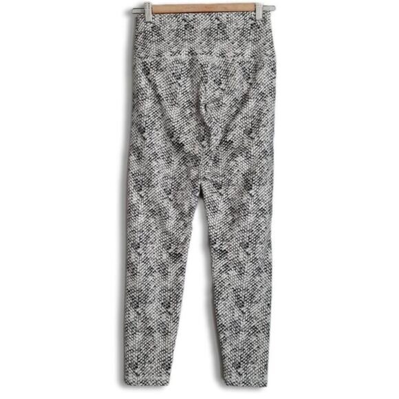 BALANCE COLLECTION \ High Waist Crop Yoga Leggings Snakeskin Print B&W Sz M - Picture 7 of 14